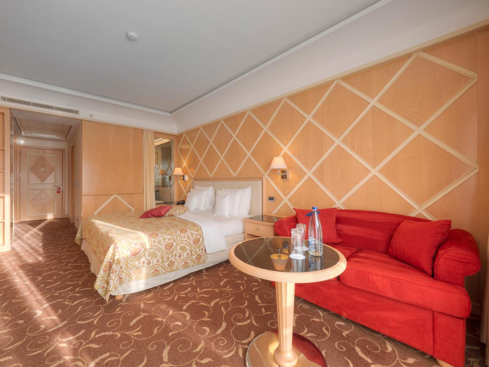 Splendid Conference & Hotel 5*